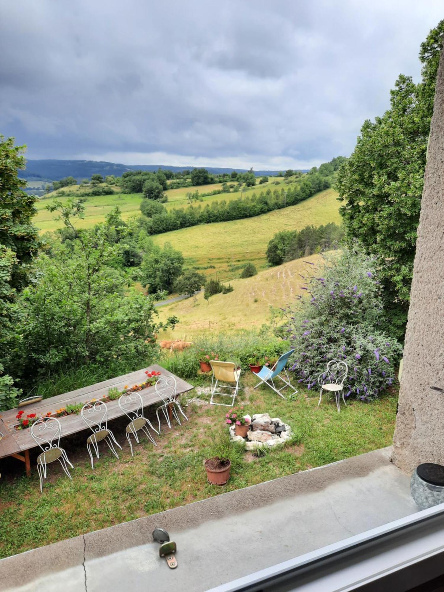 Les Coteaux De Planeze, Maison Et Jardin Dans Le Lot! Chambres Chez L'Habitant! Belmont-Bretenoux Kamer foto